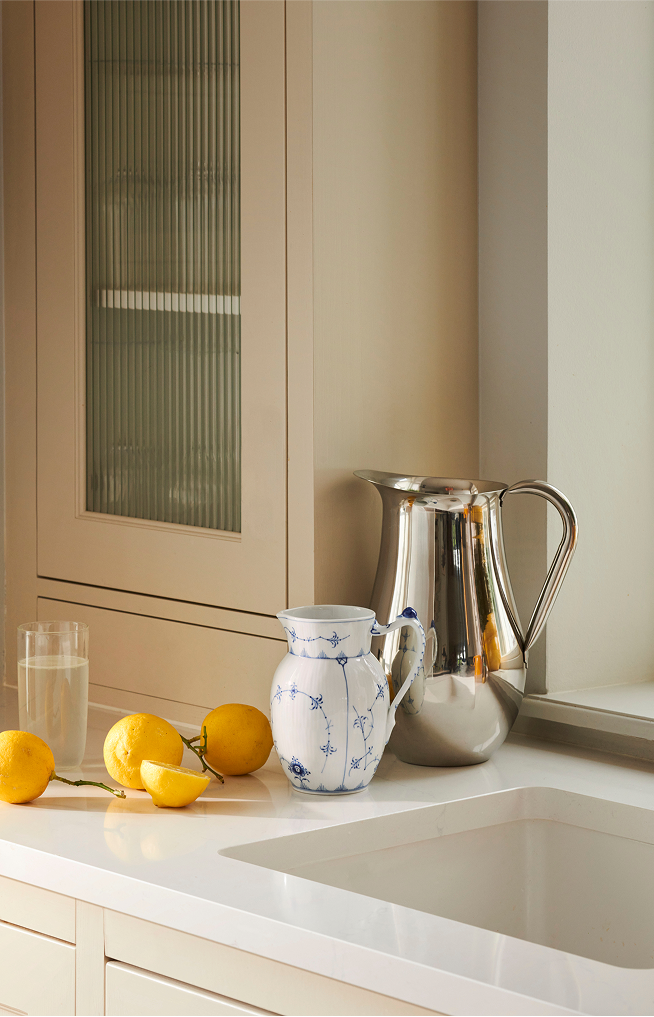 Кувшины, молочники